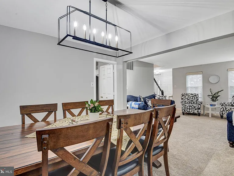 320 Kalorama Rd — Photo 6