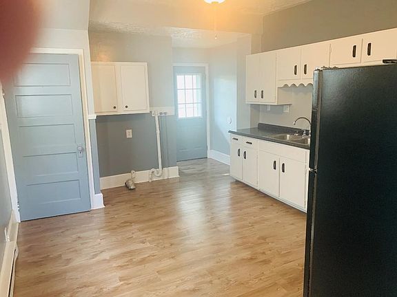 2nd image of 213 Washington Ave