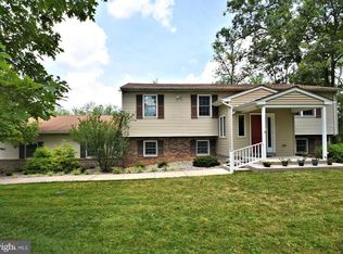 2033 Perkiomenville Rd, Green Lane, PA 18054