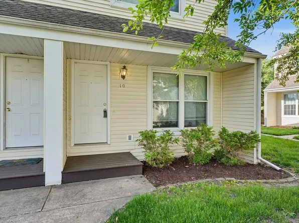 2311 Galen Dr Unit 10, Champaign, IL 61821