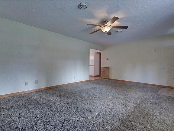 4th image of 1834 Narragansett Blvd
