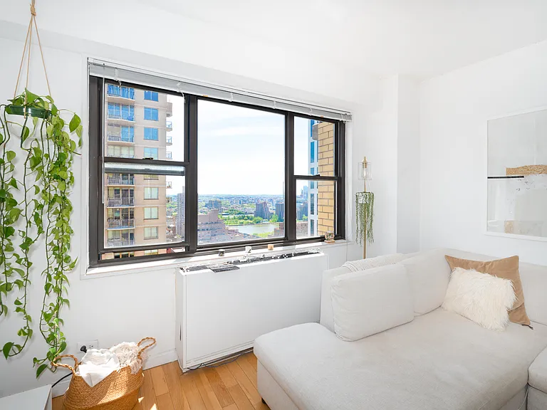 345 E 80th St #30E — Photo 4