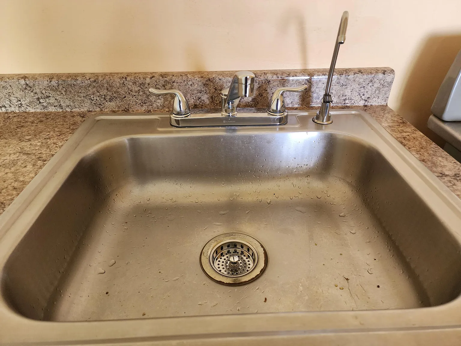 1 bed, 600 sqft, $1,275 — Photo 4