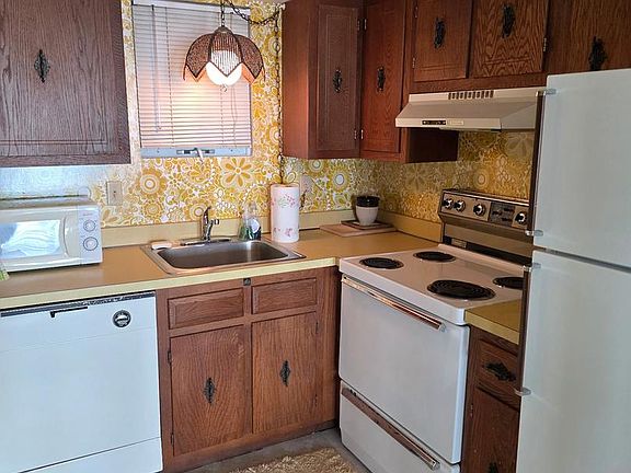 5th image of 307 S Boardwalk APT 203