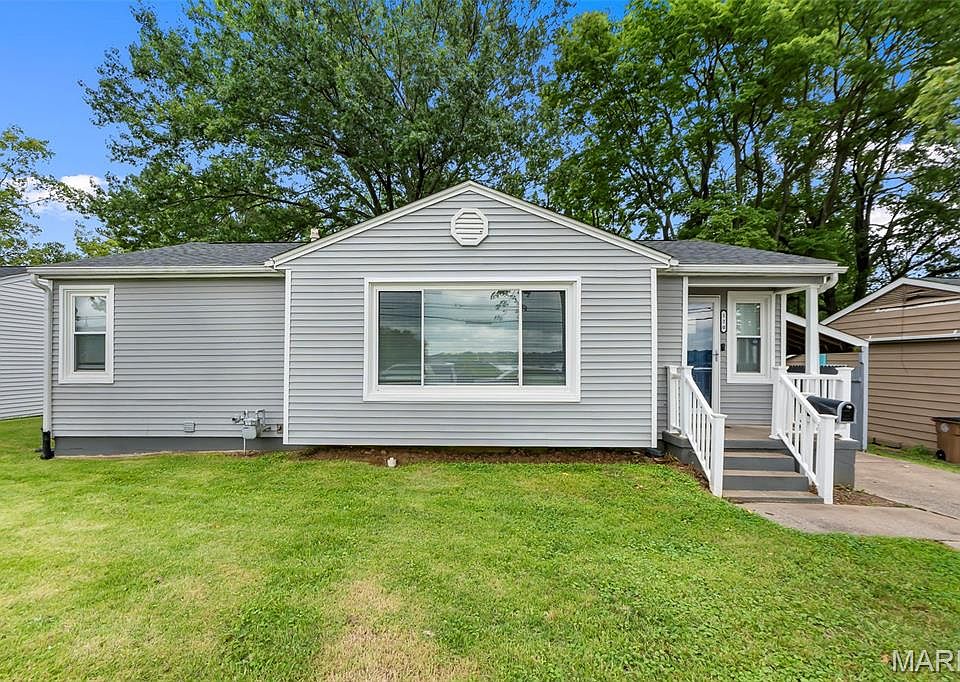 1st image of 120 Sheridan Dr