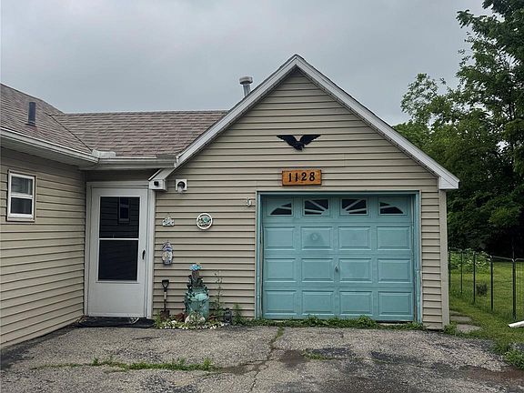 3rd image of 1128 W Parkwood Ave