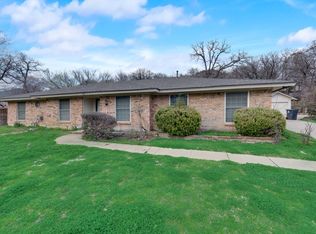 5917 Earle St, Arlington, TX 76016