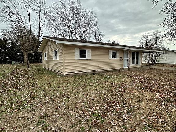 2nd image of 1006 E Almar St