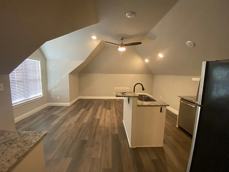 3861 W Maclura Way — Photo 2