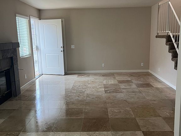 4th image of 523 Hart Dr Unit 13