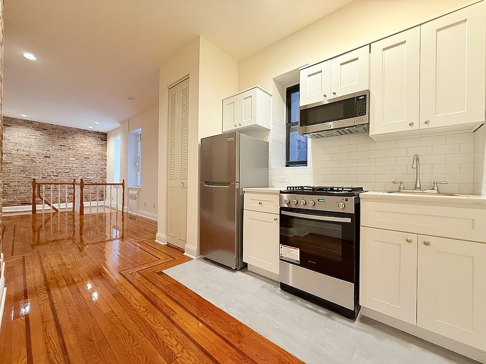 1st image of 207 E 29th St #1