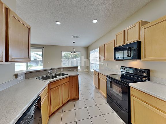 3rd image of 671 Southland Ln