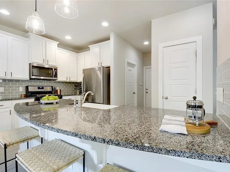 7408 Buchholz St — Photo 18