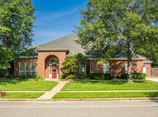 8804 Ranch Blvd, Little Rock, AR 72223