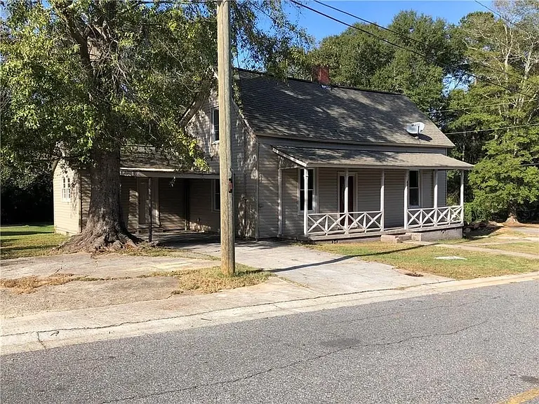 411 Mill St — Photo 2
