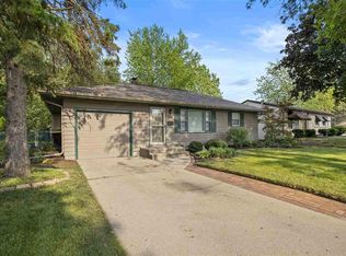 6105 Walker Ave, Loves Park, IL 61111