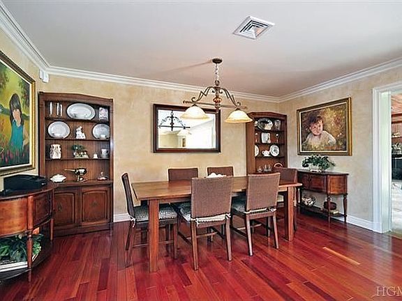 5th image of 1 Barnaby Ln