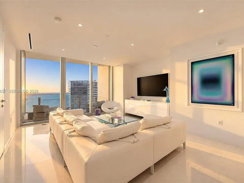 300 Biscayne Boulevard Way #5205W