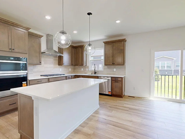 826 Kuss Dr — Photo 3
