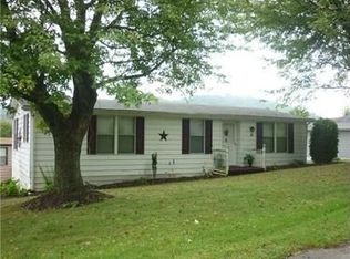 617 Sparrow Dr, Apollo, PA 15613