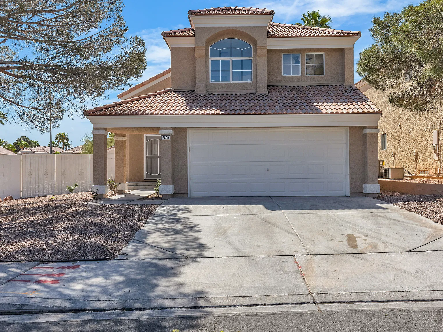 4 bed, 2.5 bath, 1929 sqft, $3,495 — Photo 4