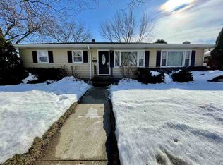 621 E 8th St, Belvidere, IL 61008