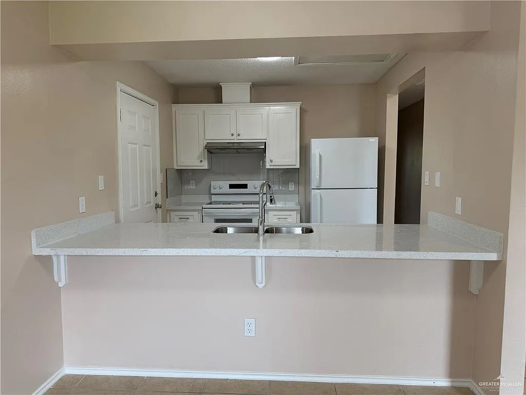 3 bed, 2.0 bath, 1092 sqft, $1,600 — Photo 4