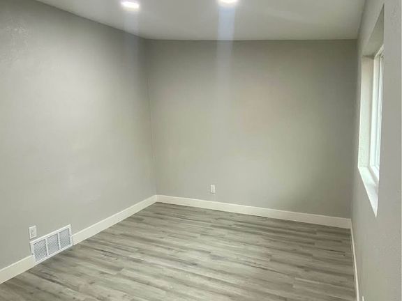 2nd image of 500 Carolina St Unit B