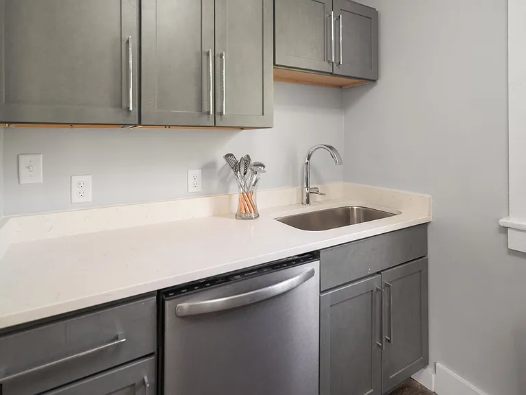 109 Williams St — Photo 120
