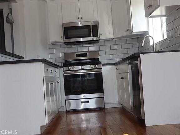 4th image of 2143 W Arlington St