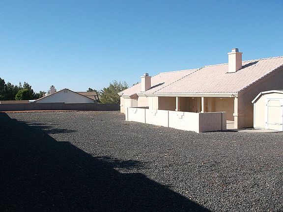 5th image of 2299 Pueblo Dr
