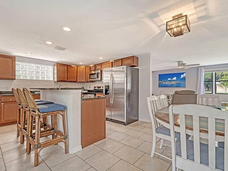 6061 Border Ln — Photo 12