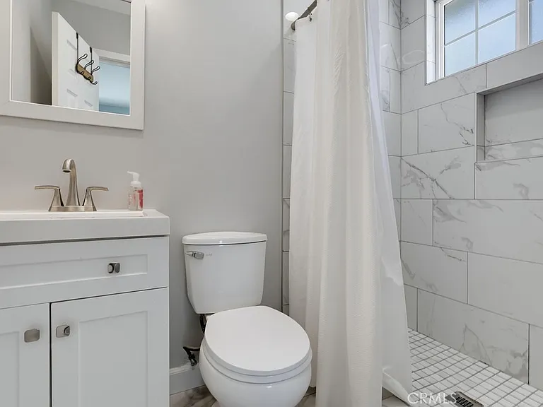 15811 Rosalita Dr — Photo 24