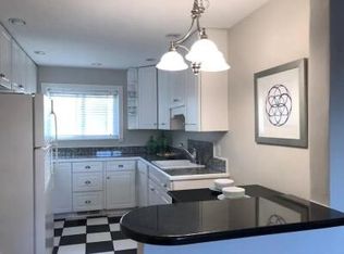 34 Westgate Rd APT 4, Chestnut Hill, MA 02467