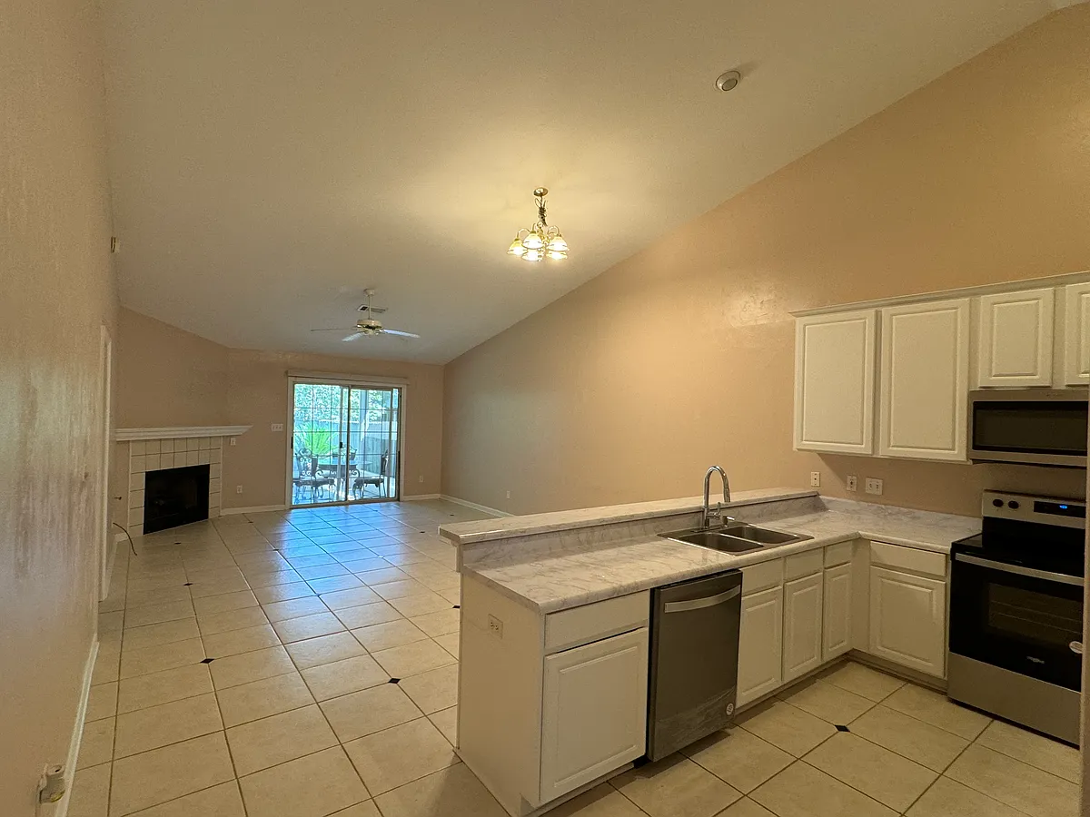 Building Photo - 1328 Mosswood Chase