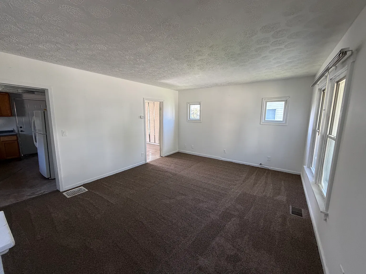 3 bed, 1064 sqft, $1,395 — Photo 3
