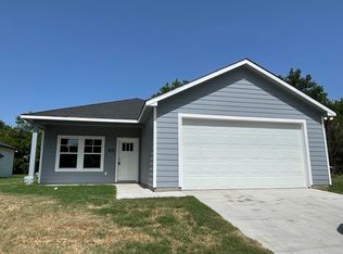 1820 Wesley St, Greenville, TX 75401