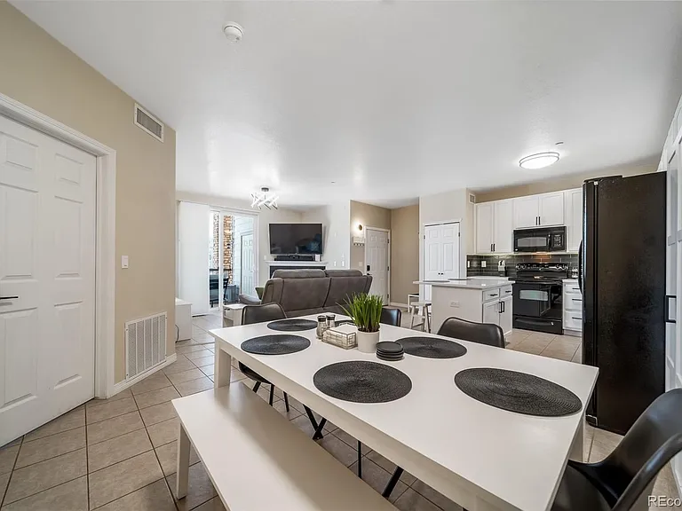 7292 S Blackhawk St #203 — Photo 19