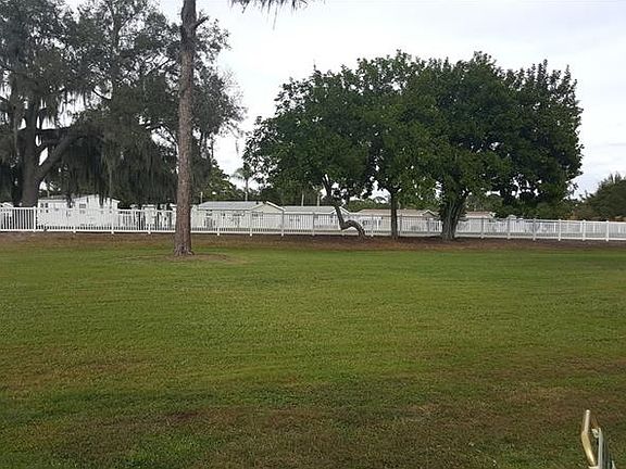 4th image of 235 Bainbridge Dr