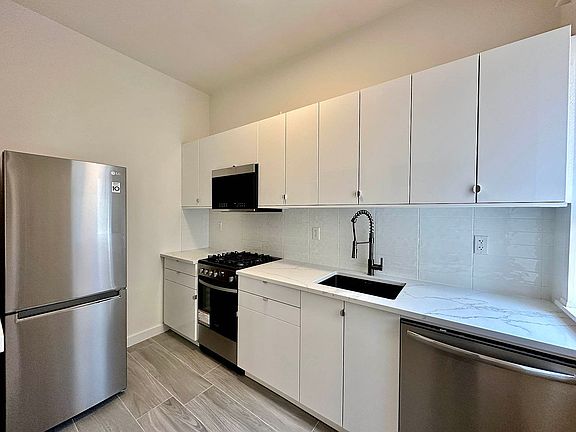 3rd image of 466 Myrtle Ave #2