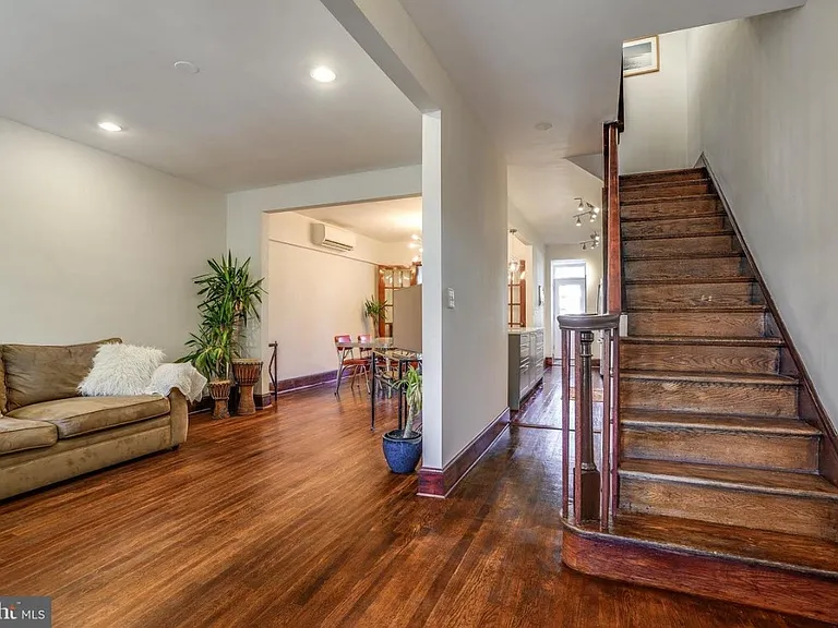 437 Ingraham St NW — Photo 3