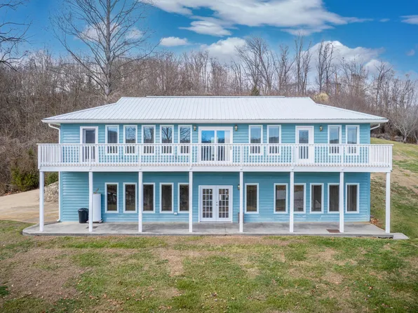 263 Lakewind Dr N, Piney Flats, TN 37686