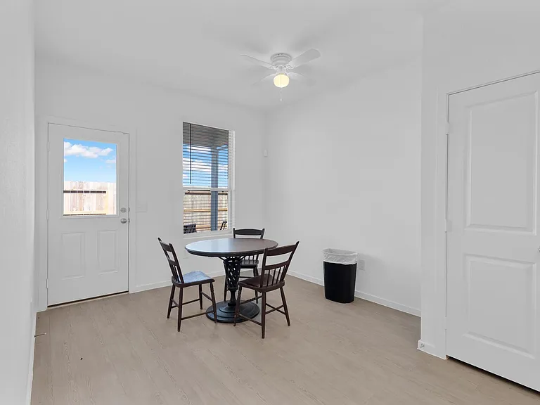 319 Bismuth Dr — Photo 7