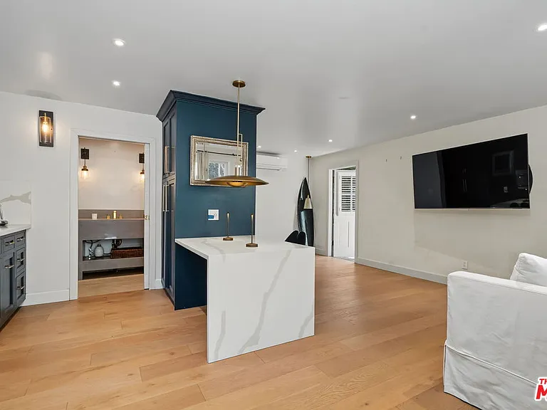 575 N Beverly Glen Blvd — Photo 41