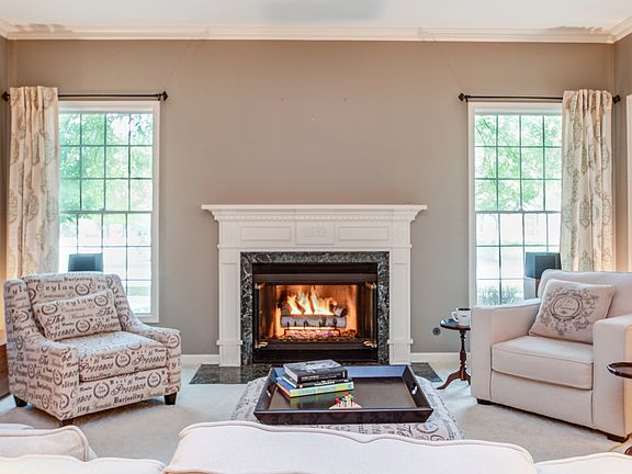 5th image of 307 N Westminster Dr