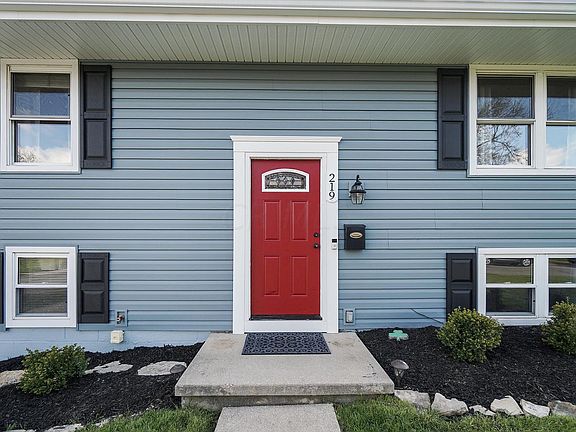 4th image of 219 Buerger St