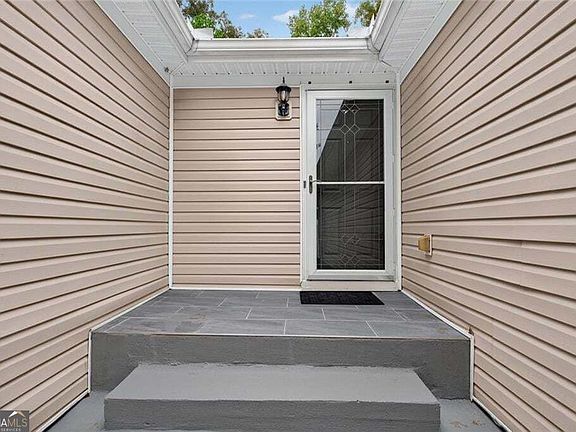 3rd image of 17 Mitchell Dr