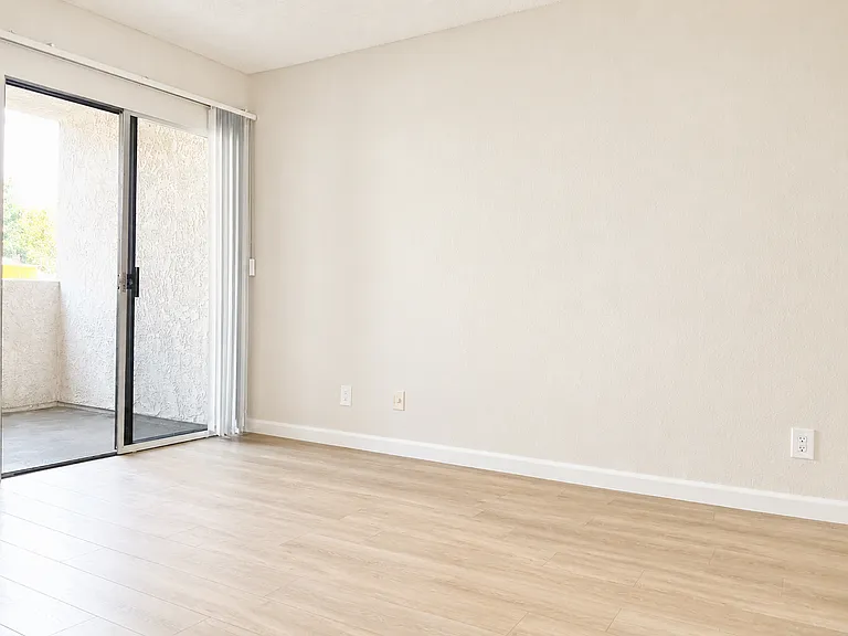 6544 Whitsett Ave #2 — Photo 12