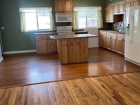 2nd image of 1065 Orlin Dr