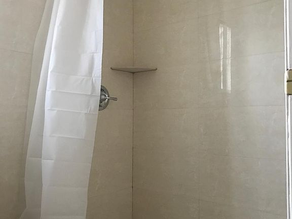 4th image of 415 Pomelo Ave APT J